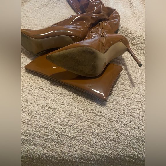 Steve Madden VaVa Cognac Stiletto boot AND matching purse - Picture 8 of 10